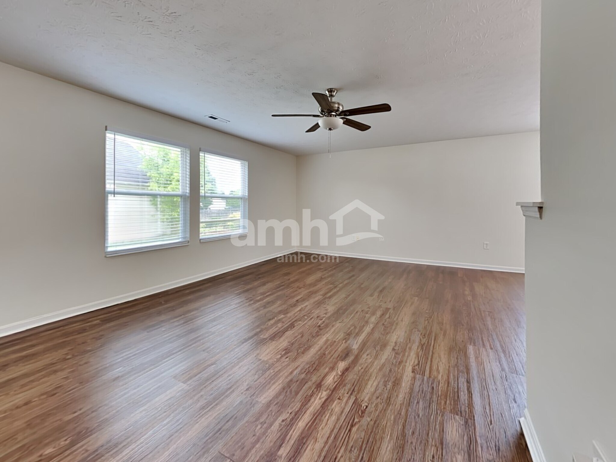 Building Photo - 216 Heftner Cir