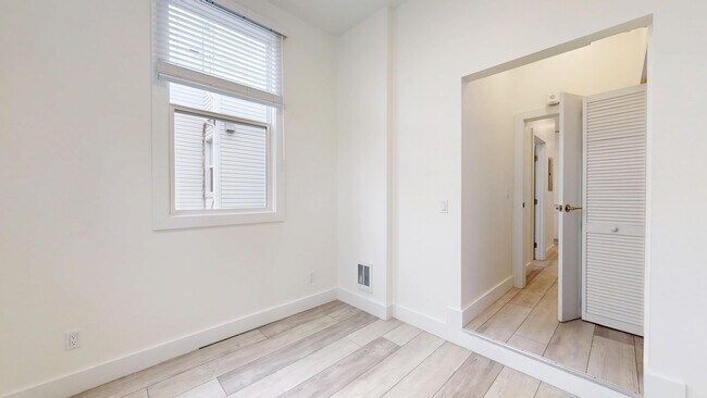 Building Photo - 767 6th Ave