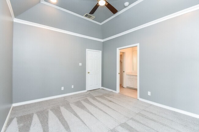 Building Photo - 1601 Nantucket Dr