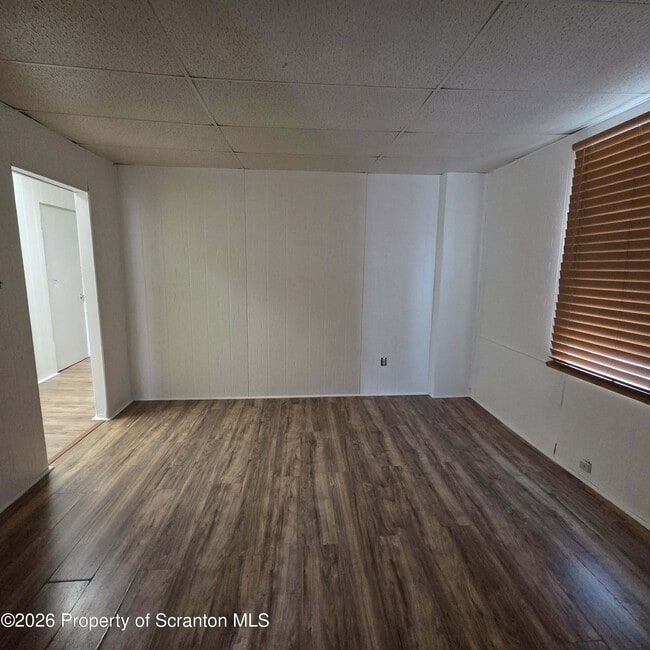 Building Photo - 1606 Dickson Ave