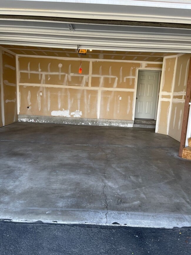 Building Photo - 2430 NW Granite Ct