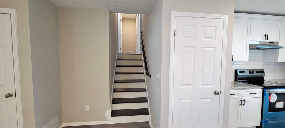 Building Photo - 5530 Little Mill Rd