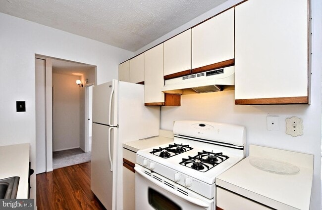 Building Photo - 120 N Bethlehem Pike