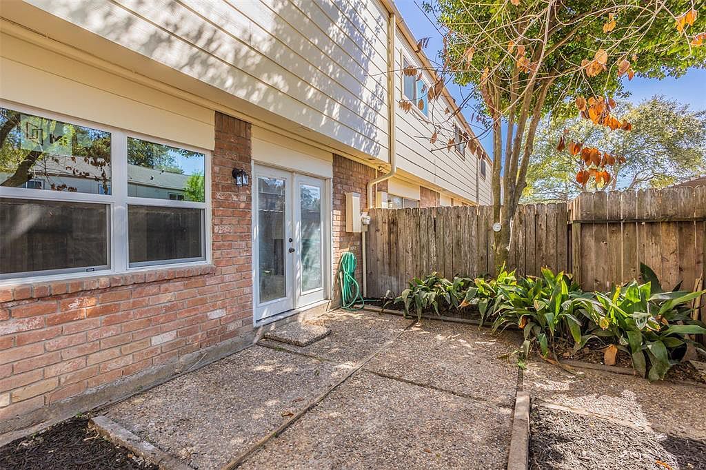 Building Photo - 14445 Misty Meadow Ln