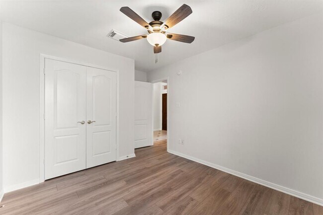 Building Photo - 23214 Goldensong Ct