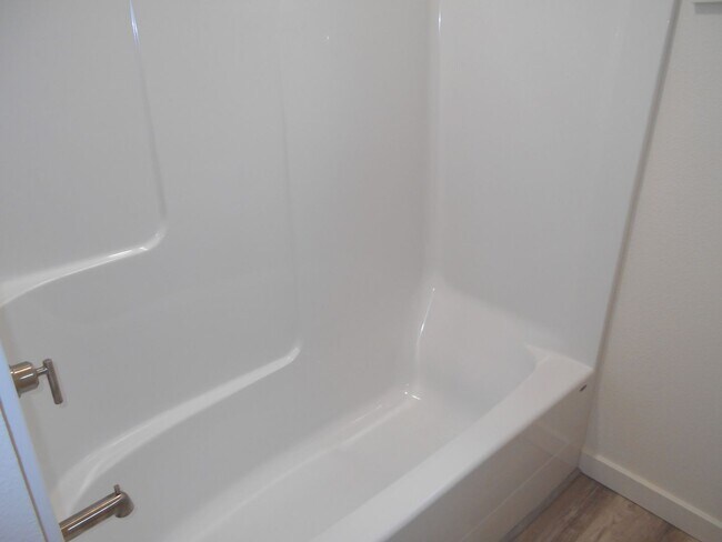 Building Photo - Completely Remodeled Home in Vibrant Sellw...