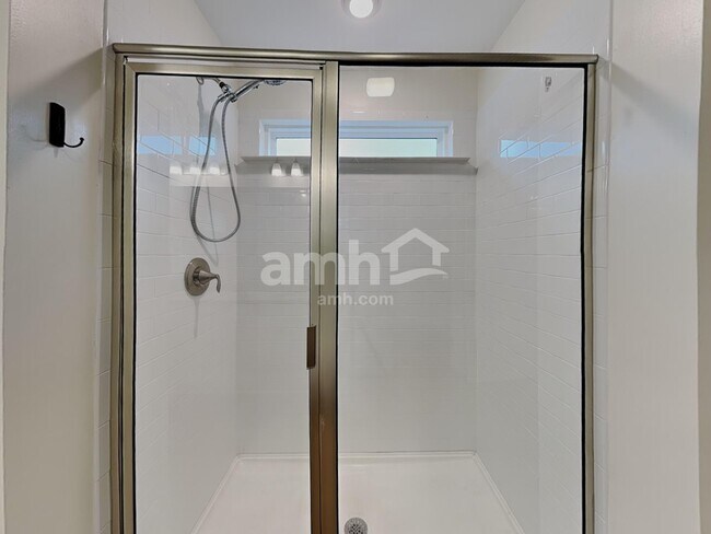 Building Photo - 203 Gregory Dr