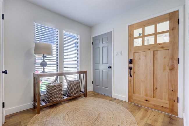 Building Photo - 5609 Courtyard Cove