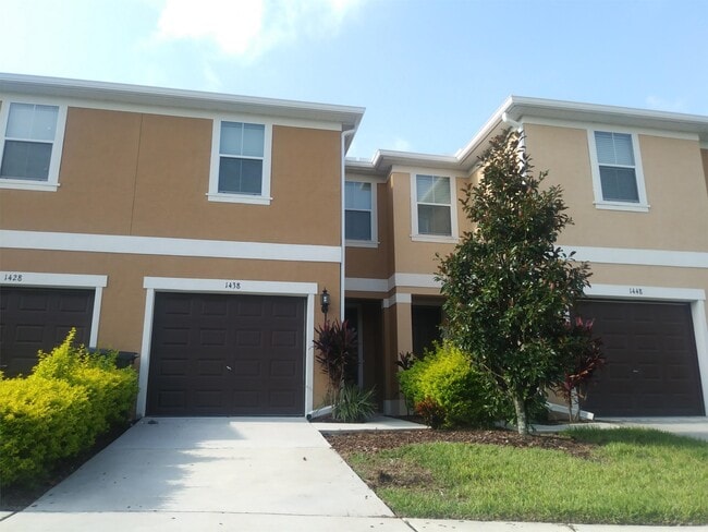 Building Photo - 1438 Chelsea Dr