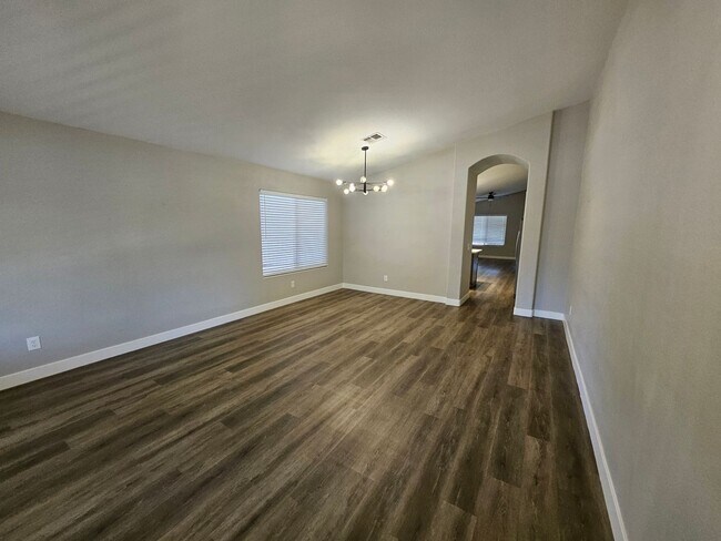 Building Photo - Beautiful, Spacious 4 Bedroom 2 Bathroom home