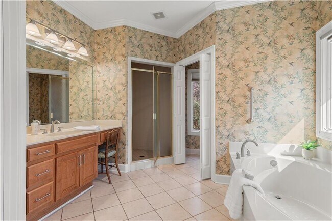 Building Photo - 15905 Westbrook Rd