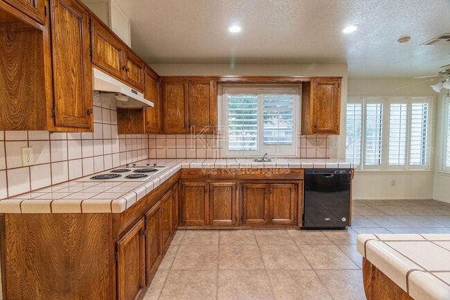 Building Photo - 9566 Scarboro Pl