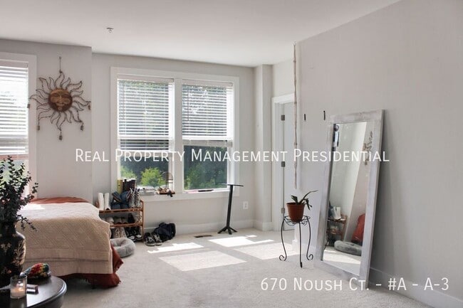 Building Photo - 670 Noush Ct