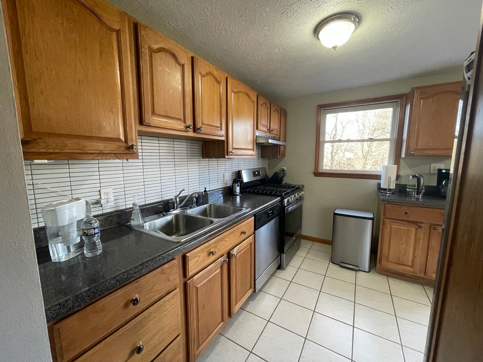 Building Photo - 236 Cresthaven Ln