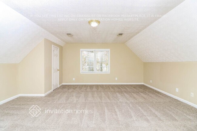 Building Photo - 2007 Laurel Cove