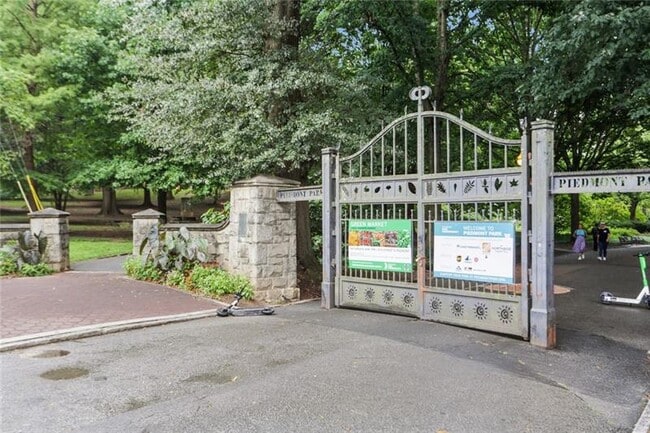 Building Photo - 1078 Piedmont Ave NE