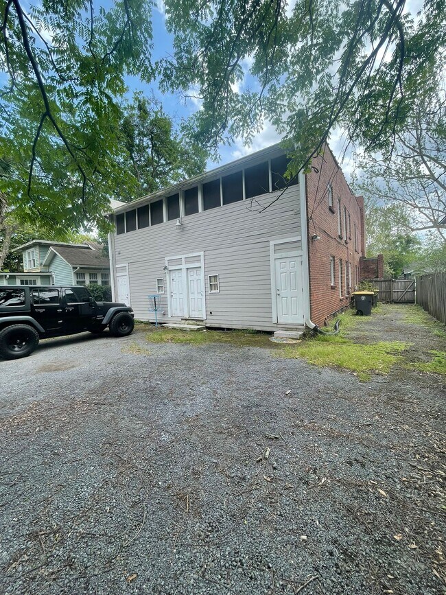 Building Photo - 2651 College St