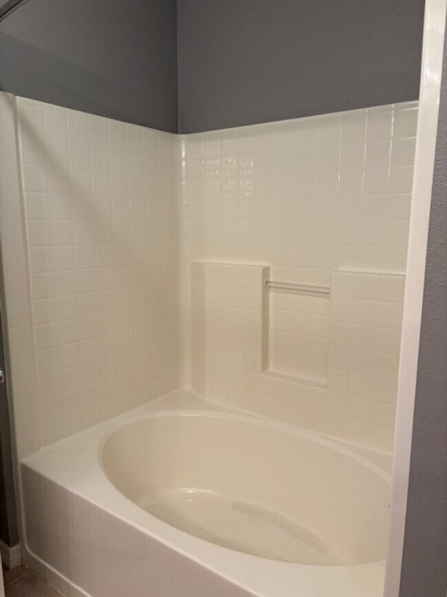 Building Photo - 1833 Sundown Dr