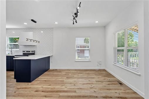 Building Photo - 3627 Woodland Ave