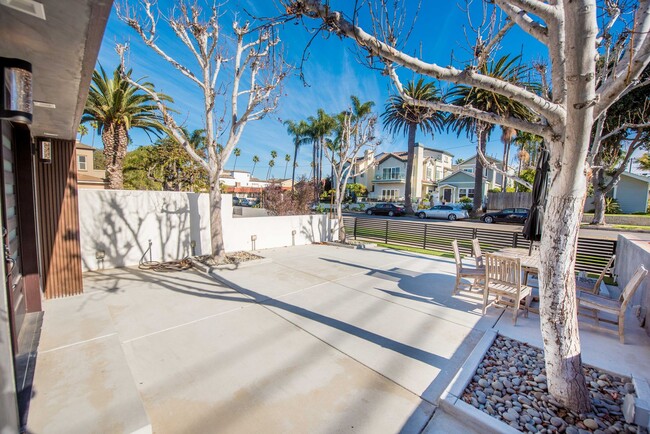 Building Photo - Gorgeous 3 Bedroom Home in Downtown HB