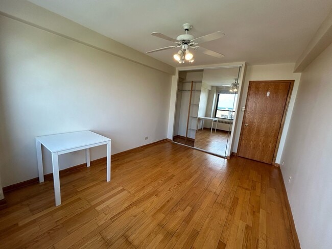 Building Photo - 4180 N Marine Dr