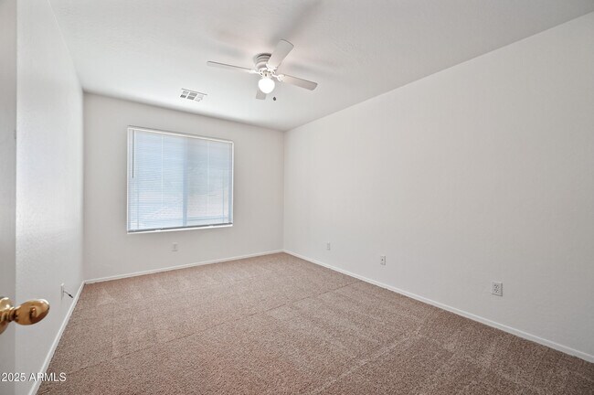 Building Photo - 2513 E Flintlock Pl