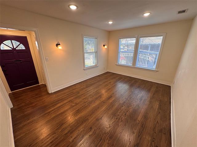 Building Photo - 2547 Sharon St