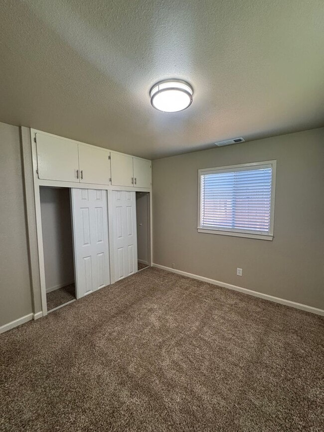 Building Photo - CUTE 3 BED 2 BATH IN COTTONWOOD, CA