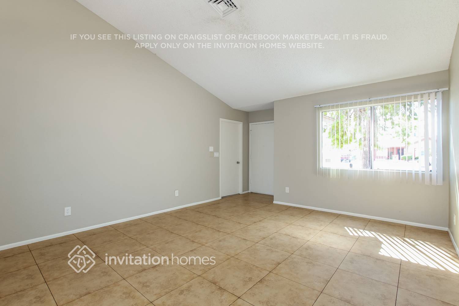 Building Photo - 7740 W Meadowbrook Ave