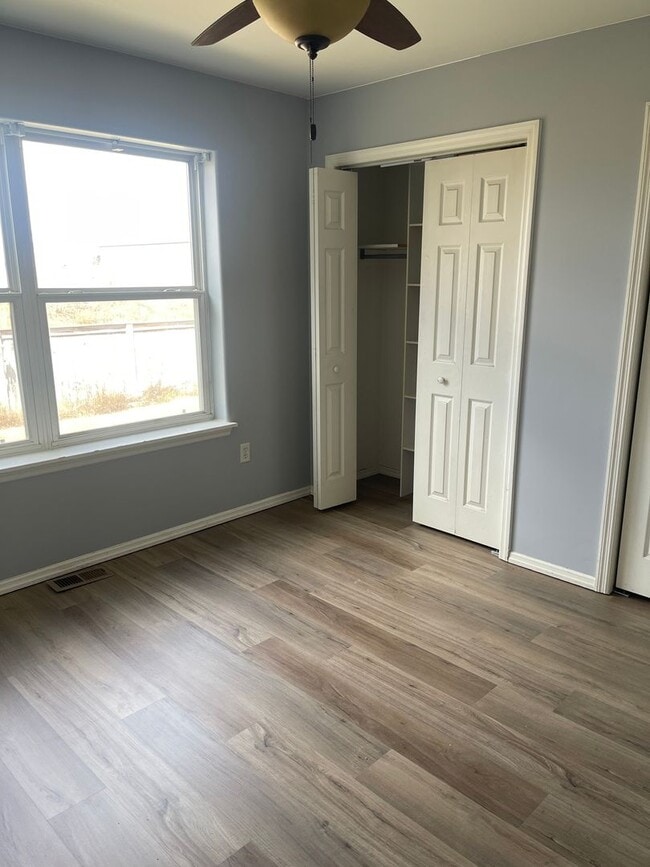 Building Photo - Charming 3 Bed, 2 Bath Home in Prime Belgr...