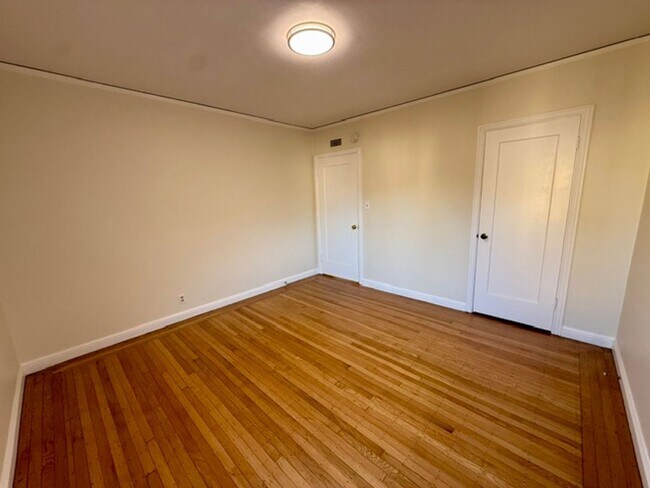 Building Photo - 145 Sylvan Ave