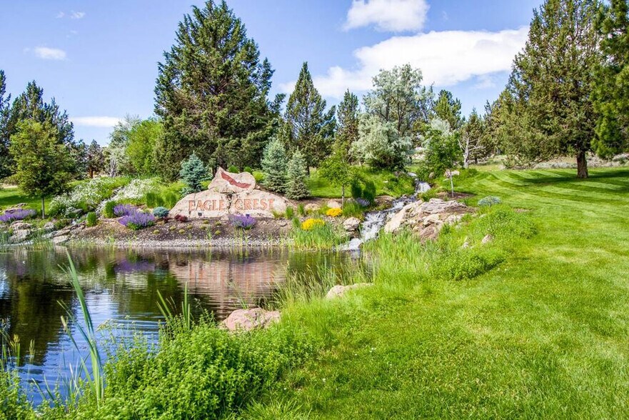 Building Photo - 11043 Village Loop