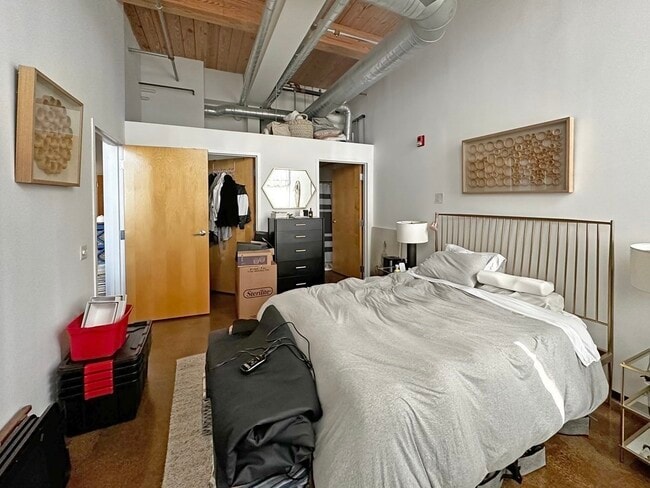 Building Photo - 120 Holmes St