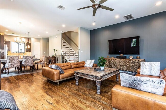 Building Photo - 2510 Chenevert St