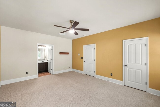 Building Photo - 882 Nestling Dr