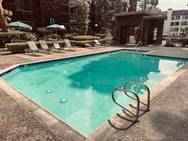 Building Photo - **Recently Lower Rent** Mission Valley Large Two Bedroom Two Bathroom Condo for Rent