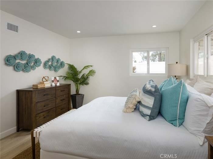 Building Photo - 5244 W 137th Pl