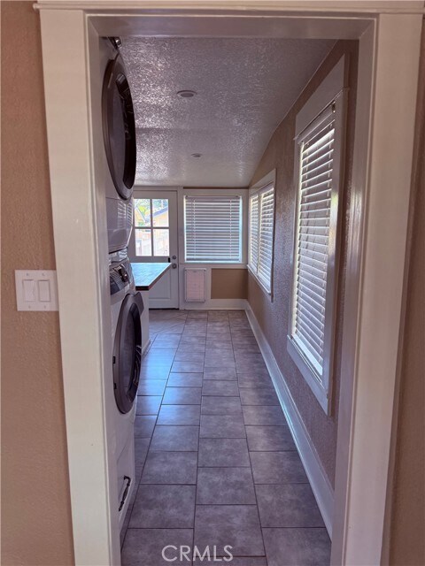 Building Photo - 119 N Cullen Ave