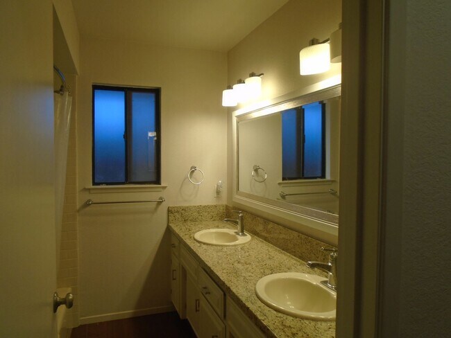 Building Photo - WELCOME HOME !!!