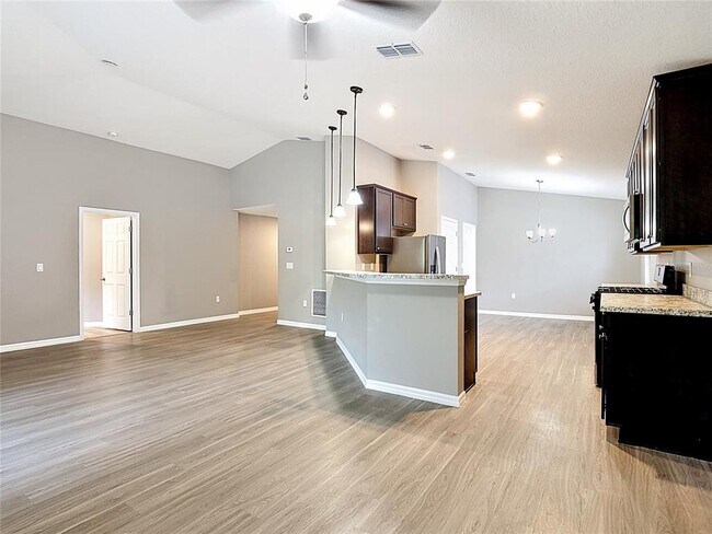 Building Photo - 225 Bella Verano Way