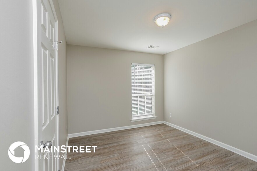 Building Photo - 255 Forest Lakes Dr
