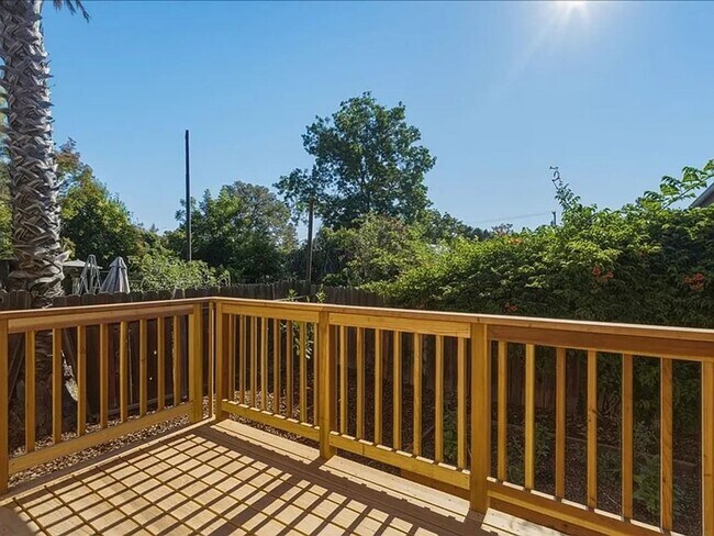 Building Photo - 3123 San Rafael Ct