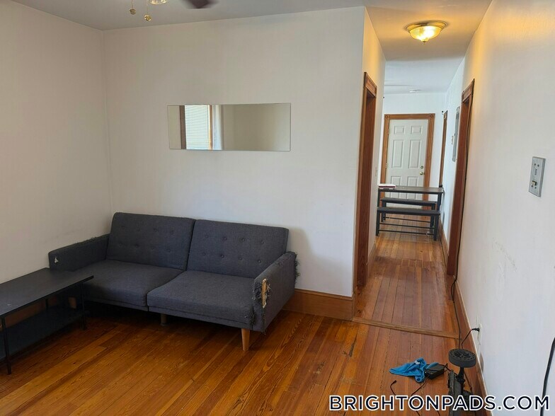Building Photo - 45 Litchfield St