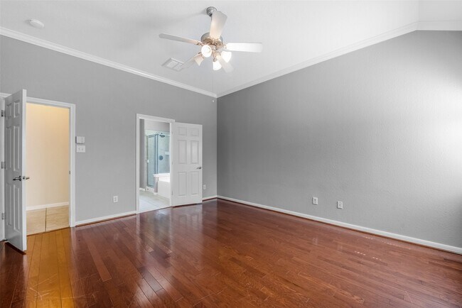 Building Photo - 7 Ebony Oaks Pl