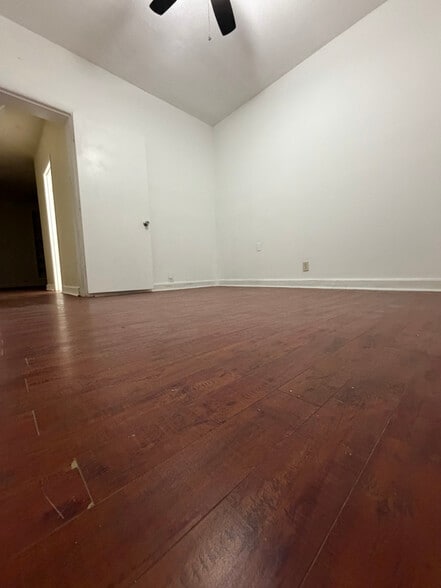 Building Photo - 3400 Betty Ln