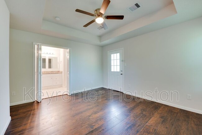 Building Photo - 5405 Groveton St