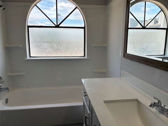 Building Photo - 6108 Abrams Rd