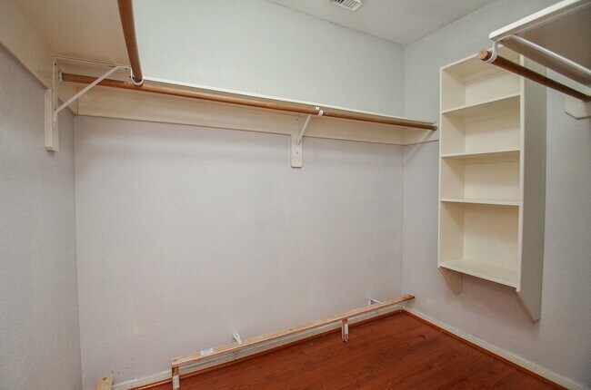 Building Photo - 2115 Bivens Brook Dr