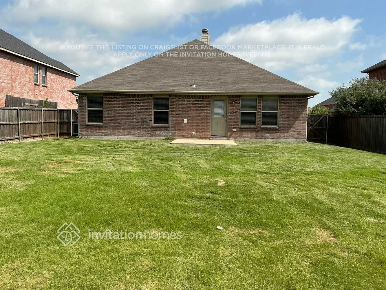 Building Photo - 402 Azalea Dr