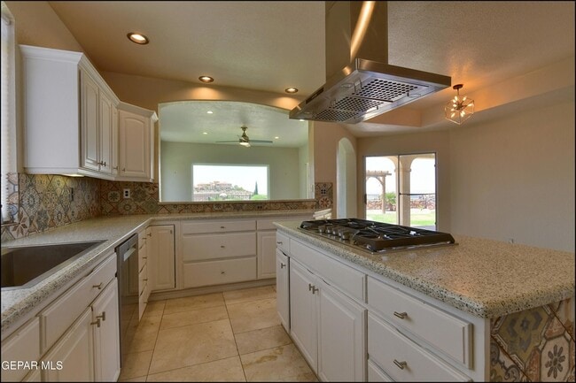 Building Photo - 6732 Pearl Ridge Dr